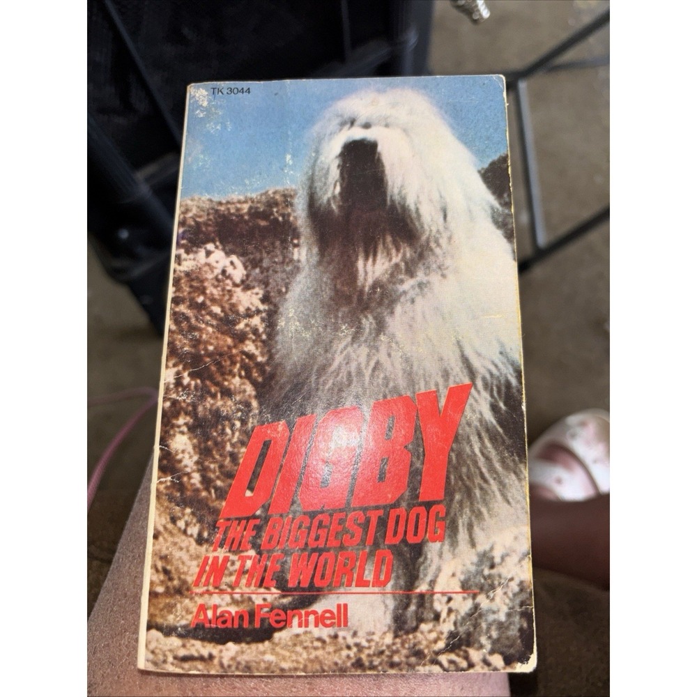 Vintage Paperback Digby the Biggest Dog in the World 1973 Movie Retro Book Dogs